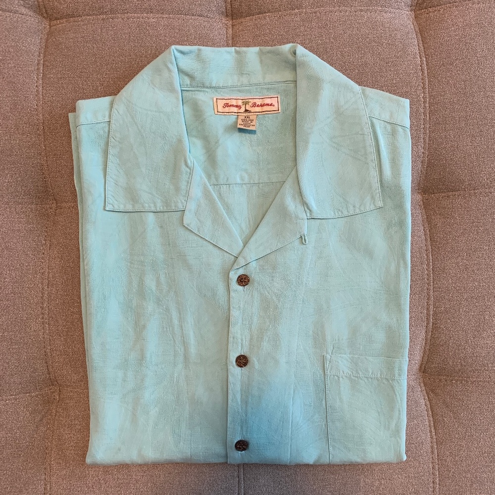 Tommy Bahama Men's XXL short sleeve camp shirt 100% Silk